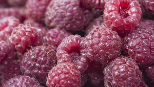 Preview wallpaper raspberry, food, berry, sweet, ripe