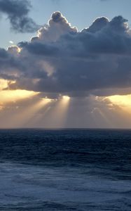 Preview wallpaper rays sun, clouds, sea, horizon