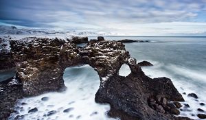 Preview wallpaper reeves, arches, stony, coast, cold, snow, haze, emptiness