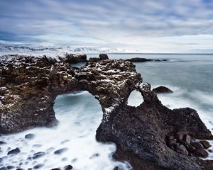 Preview wallpaper reeves, arches, stony, coast, cold, snow, haze, emptiness