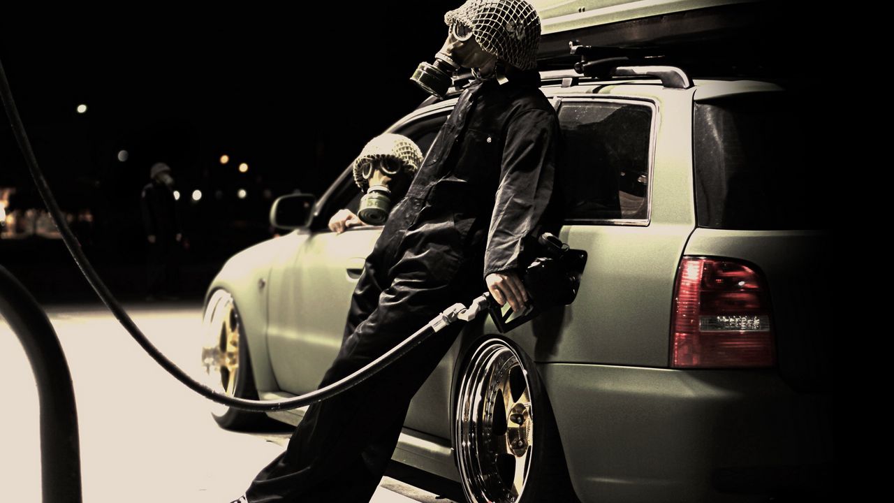Wallpaper refueling, car, gas mask, cranks