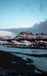 Preview wallpaper renault, car, rocks, snow, river