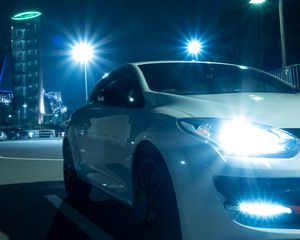 Preview wallpaper renault megane, headlights, light, night