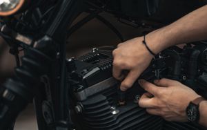 Preview wallpaper repair, motorcycle, hands, bike, details