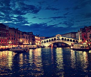 Preview wallpaper rialto bridge, italy, night, river, building