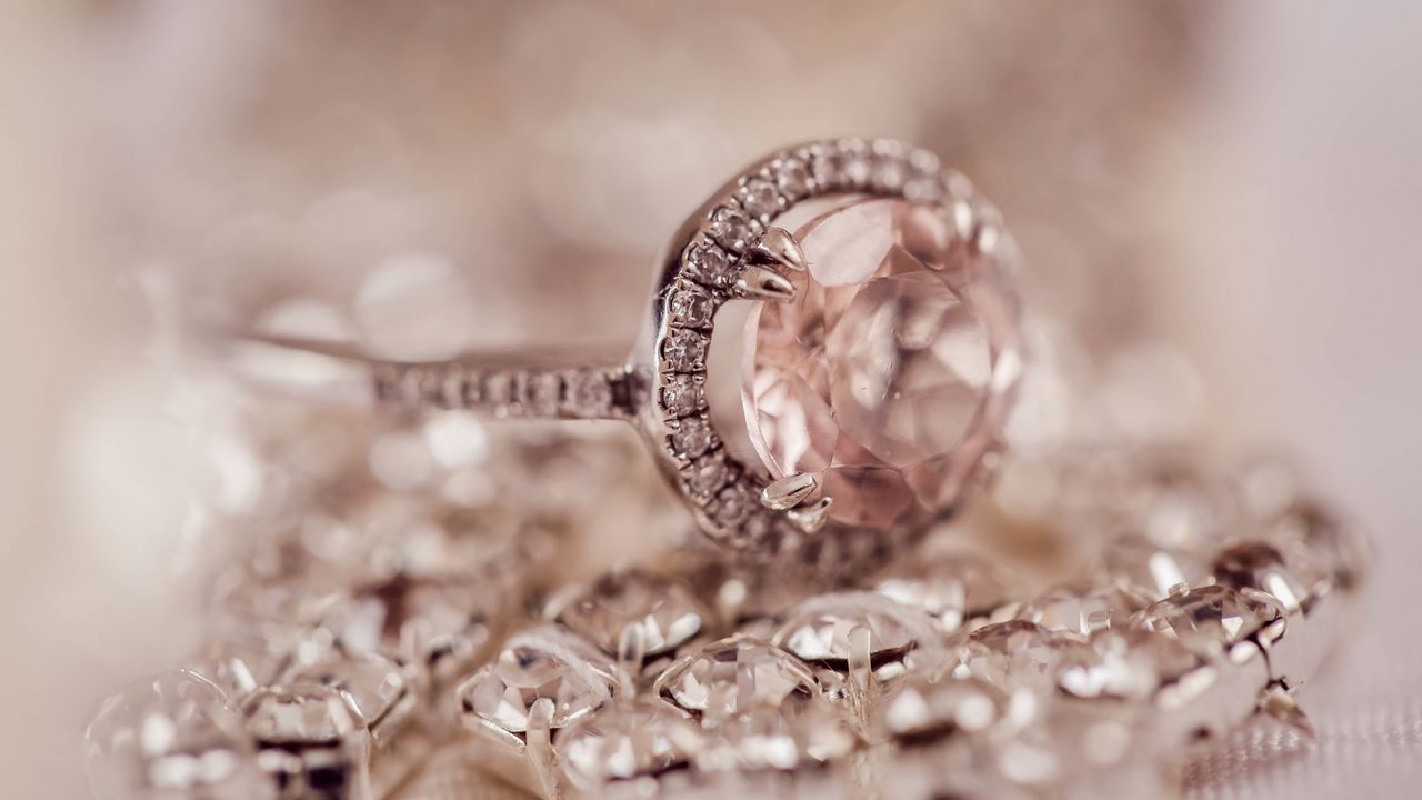 Wallpaper ring, diamond, jewelry