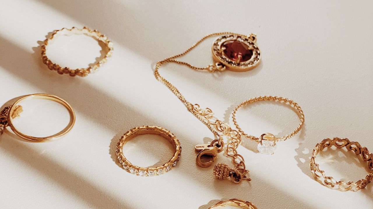 Wallpaper rings, jewelry, gold, aesthetics