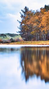 Preview wallpaper river, forest, coast, reflection, autumn, landscape