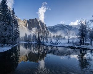 Preview wallpaper river, reflection, trees, mountain, fog