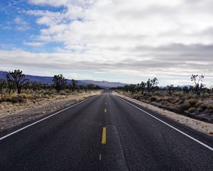 Preview wallpaper road, asphalt, desert, marking, horizon