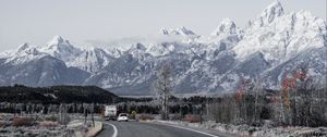 Preview wallpaper road, asphalt, mountains, turn, wyoming