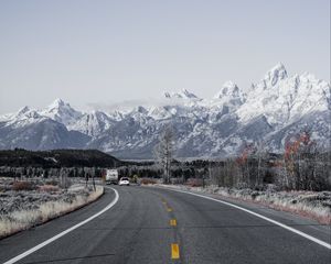 Preview wallpaper road, asphalt, mountains, turn, wyoming