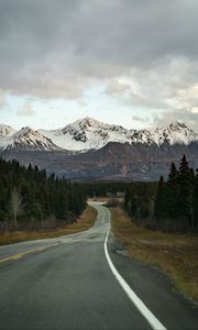 Preview wallpaper road, asphalt, mountains, forest, nature