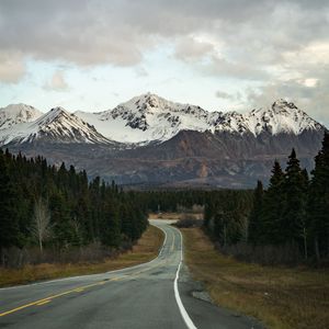 Preview wallpaper road, asphalt, mountains, forest, nature