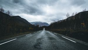 Preview wallpaper road, asphalt, wet, direction, horizon