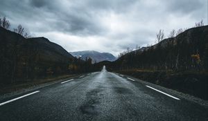 Preview wallpaper road, asphalt, wet, direction, horizon