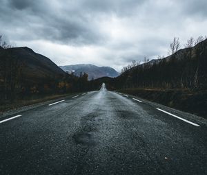 Preview wallpaper road, asphalt, wet, direction, horizon