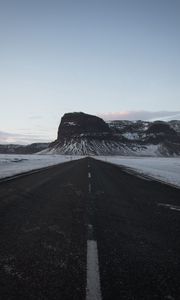 Preview wallpaper road, distance, mountains, marking