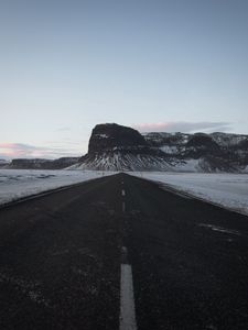 Preview wallpaper road, distance, mountains, marking