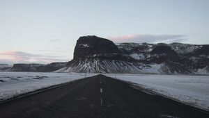 Preview wallpaper road, distance, mountains, marking