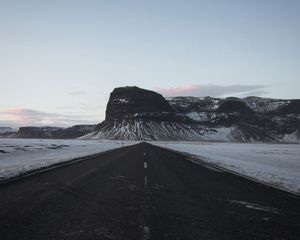 Preview wallpaper road, distance, mountains, marking