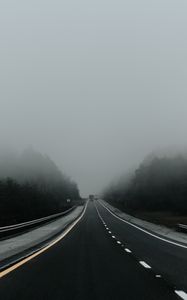 Preview wallpaper road, fog, asphalt, marking, movement
