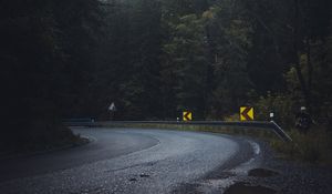 Preview wallpaper road, forest, fog, turn, asphalt, trees