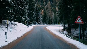Preview wallpaper road, forest, mountains, snow, winter