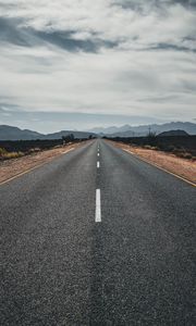 Preview wallpaper road, highway, asphalt, mountains, horizon