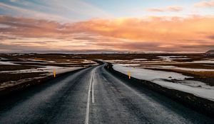 Preview wallpaper road, horizon, markup, turn, snow, sunset