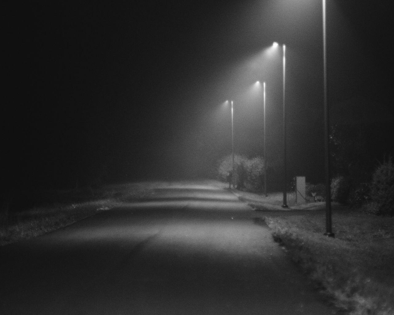 1280x1024 Wallpaper road, lights, street, dark, bw, night