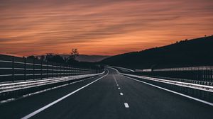 Preview wallpaper road, marking, asphalt, sunset, horizon