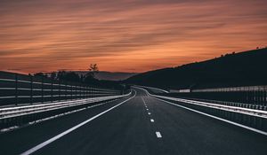 Preview wallpaper road, marking, asphalt, sunset, horizon