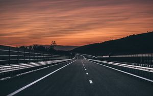 Preview wallpaper road, marking, asphalt, sunset, horizon
