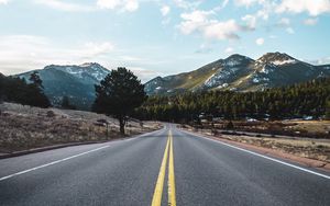 Preview wallpaper road, marking, distance, mountains, trees