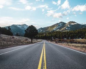 Preview wallpaper road, marking, distance, mountains, trees