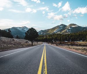 Preview wallpaper road, marking, distance, mountains, trees