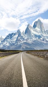 Preview wallpaper road, marking, distance, mountains, snow, snowy