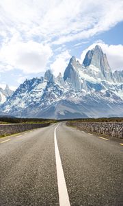 Preview wallpaper road, marking, distance, mountains, snow, snowy