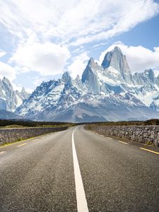 Preview wallpaper road, marking, distance, mountains, snow, snowy