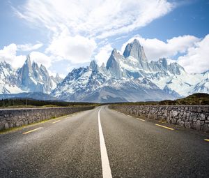 Preview wallpaper road, marking, distance, mountains, snow, snowy