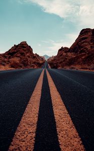 Preview wallpaper road, marking, rocks, distance
