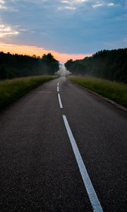 Preview wallpaper road, markings, fog, dawn