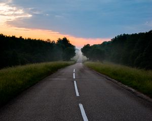 Preview wallpaper road, markings, fog, dawn