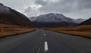 Preview wallpaper road, mountains, marking