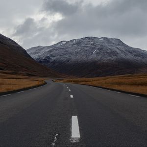 Preview wallpaper road, mountains, marking