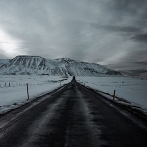 Preview wallpaper road, mountains, snow, snowy, marking