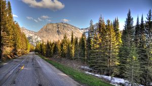 Preview wallpaper road, mountains, trees, marking, distance