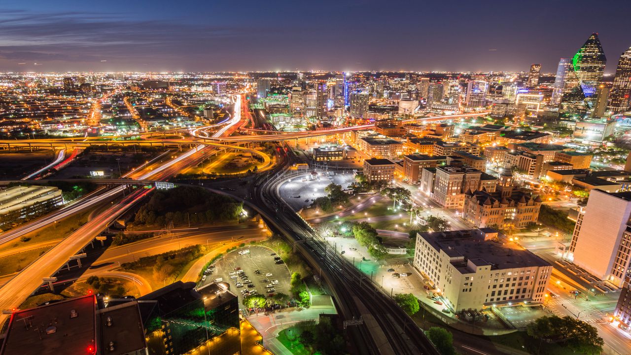 Wallpaper road, night city, long exposure, glow