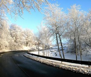 Preview wallpaper road, snow, winter, turn, trees